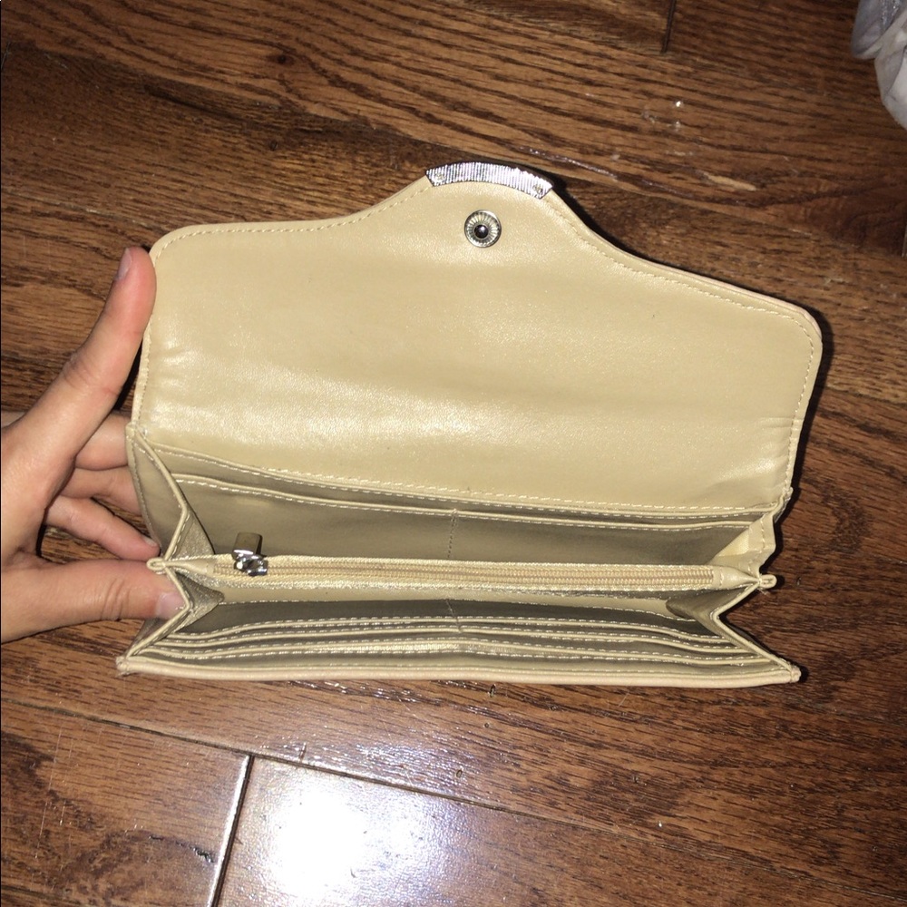 Wallet 🎀 - Picture 2 of 3